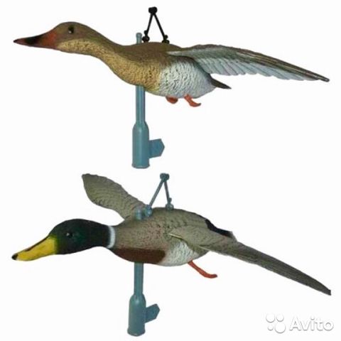 Чучело КРЯКВЫ селезень+утка (летящий, креп. на палку. подвижн. крылья.)